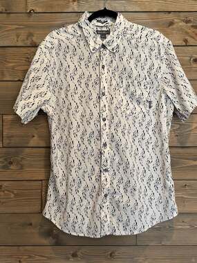 Eddie Bauer Mens Printed Baja Fish Short-Sleeve Shirt
Size Large